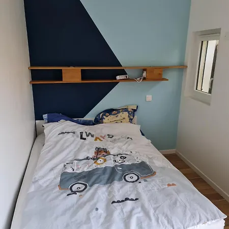 Dependance-appartement Dans Maison A *