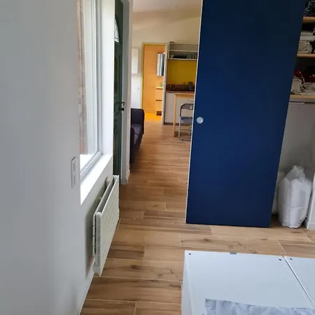 Dependance-appartement Dans Maison A Apartment Montgeron